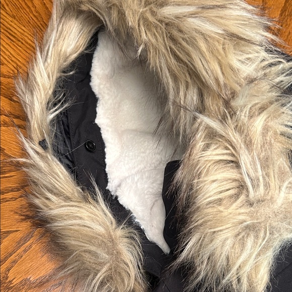 Hollister Heritage Collection Black Parka with Faux Fur Lining and Trim. Size S - Picture 7 of 12